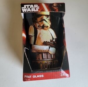 NIB PlĺDisney Star Wars Stormtrooper Pint Glass 16 oz